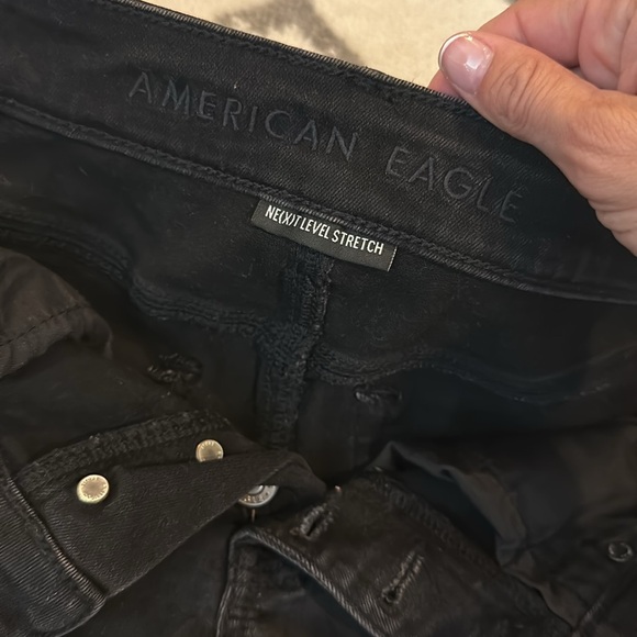 American Eagle Next Level Stretch Midi Shorts Sz 2 - Black Denim - Picture 3 of 4